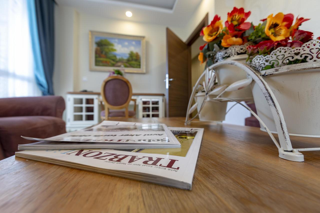 อันดาลุส สวีท โฮเต็ล Hotel ทรับซอน ภายนอก รูปภาพ