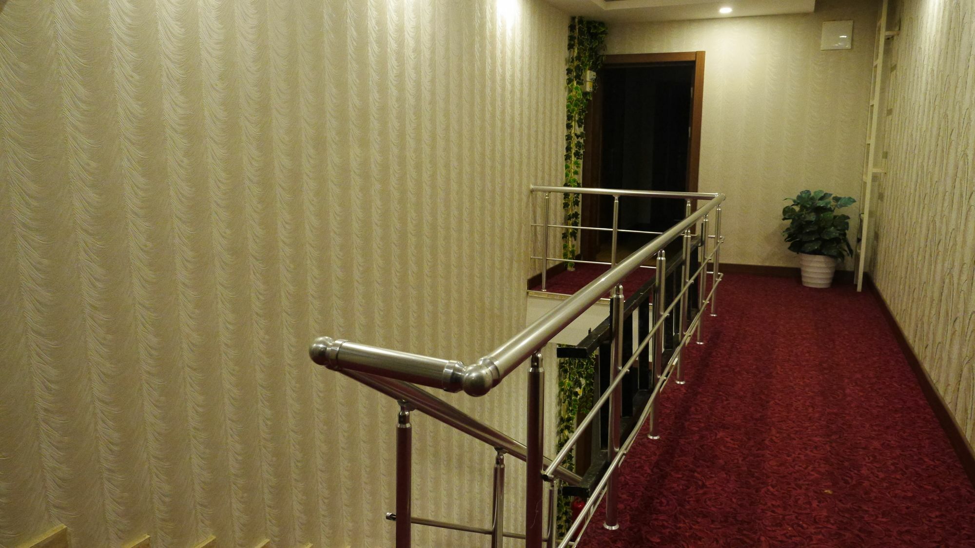 อันดาลุส สวีท โฮเต็ล Hotel ทรับซอน ภายนอก รูปภาพ